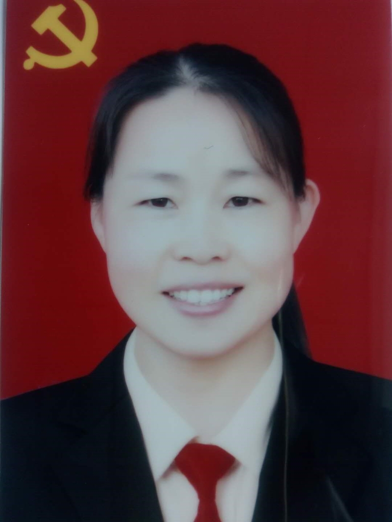 叶建新中学高级教师,温州市优秀班主任,乐清市先进工作者,乐清市骨干